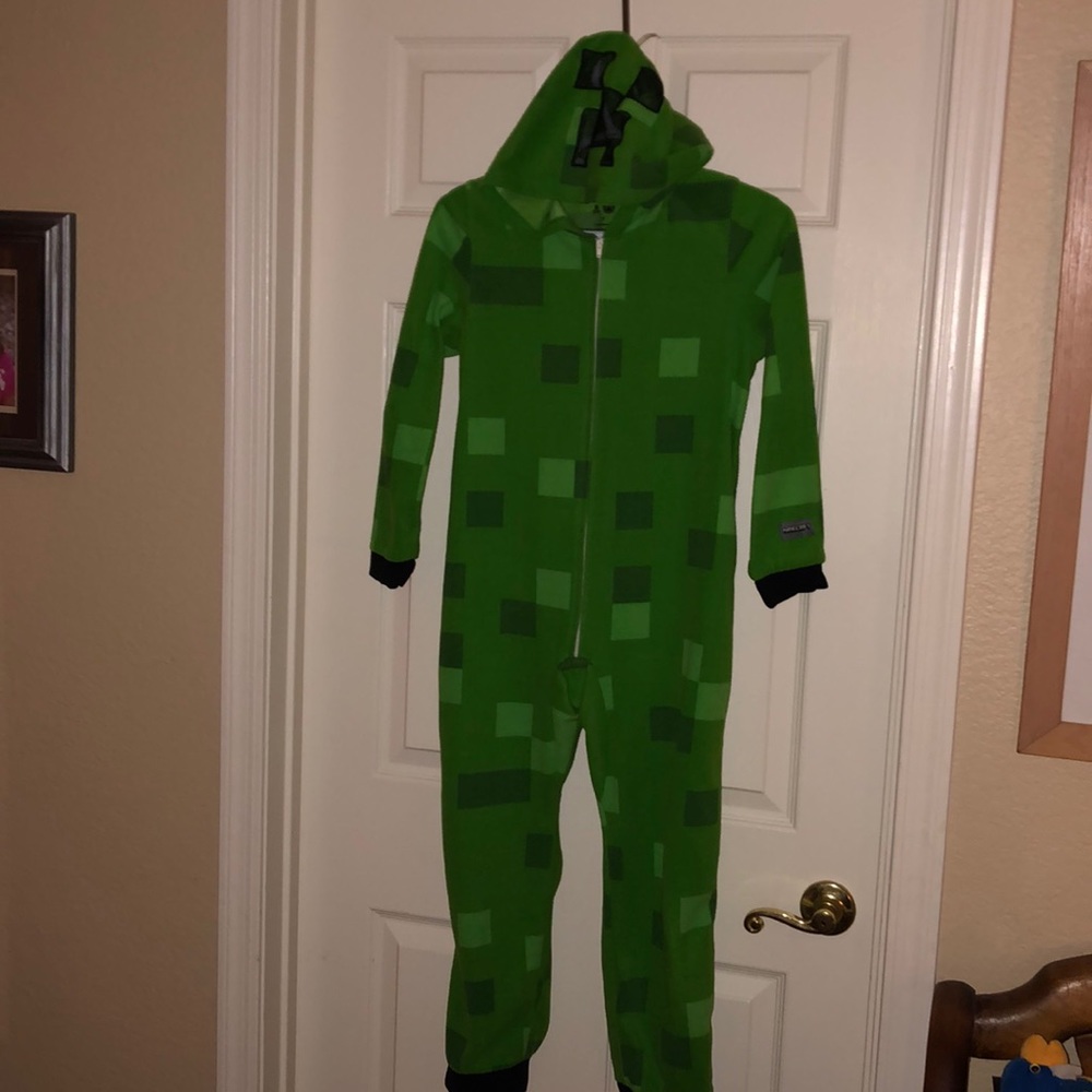 Boys Minecraft onesie pajamas no feet size 12